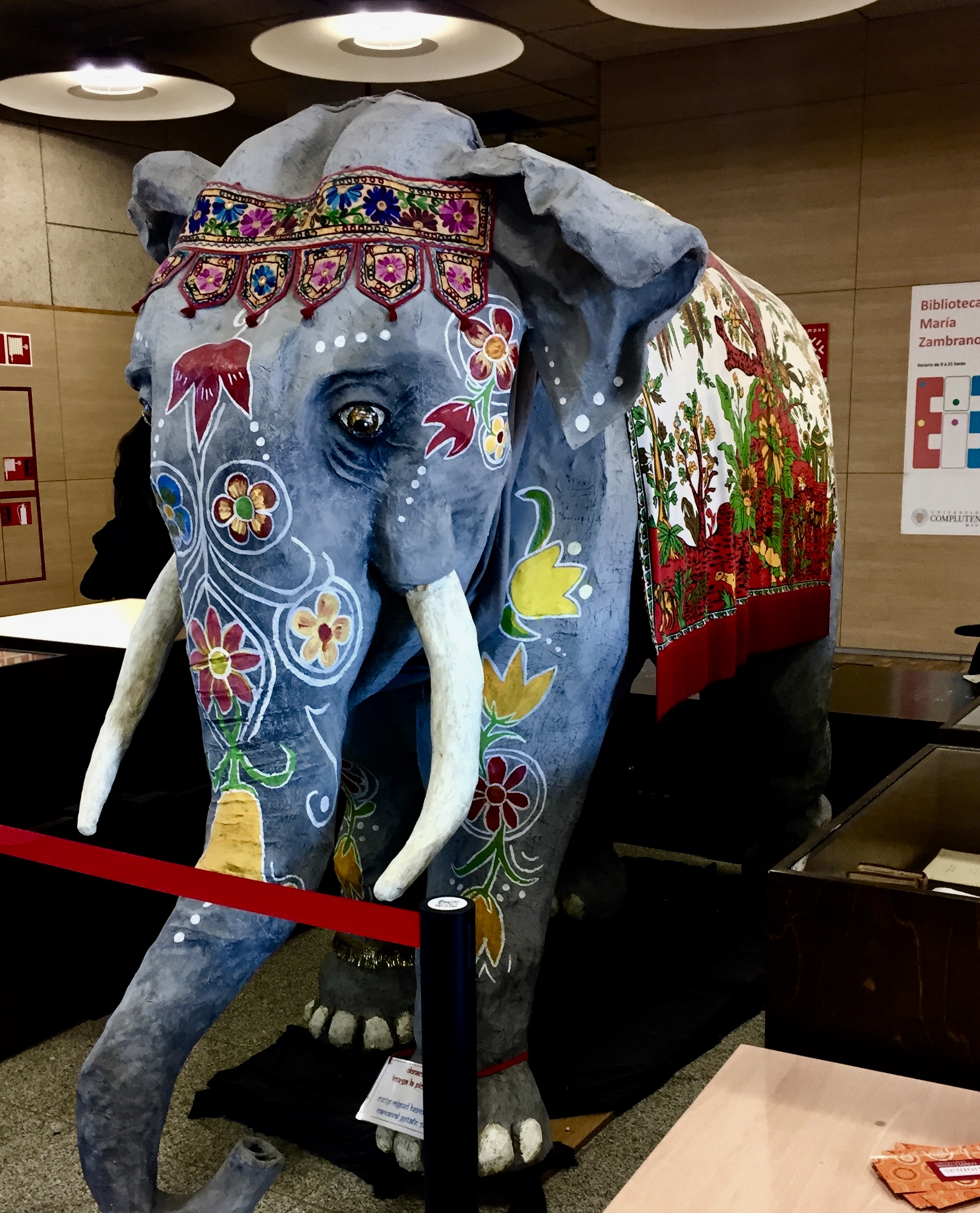 Agustín Neira - Esculturas de animales 15.	«Elefante», en la biblioteca María Zambrano de la Universidad Complutense